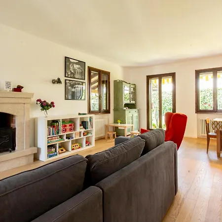 Nyaraló Casa Con Giardino Treviso
